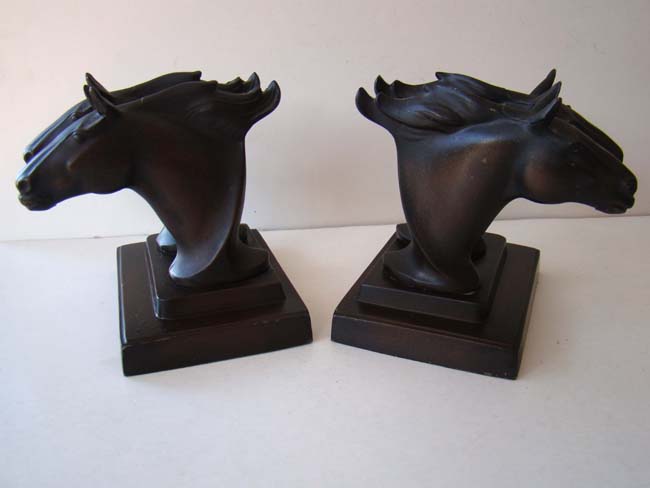 A fine and rare pair of  'Double Horse Head' bookends made by Frankart circa 1930. — image 3